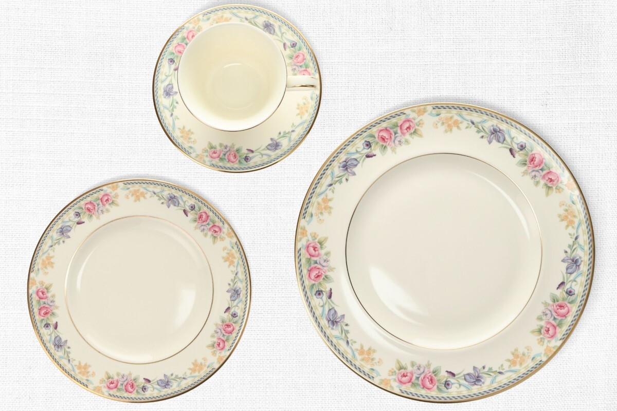 Royal Doulton Eleanor